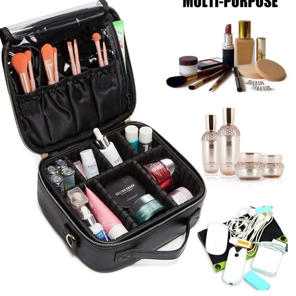 Cosmetic case with a leather detachable shoulder strap. - Picture 3 of 14